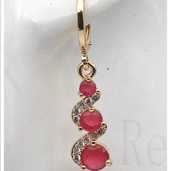 LAST ONE‼️ 18k Gold Filled Swirl Ruby Topaz Earrings - Picture 3 of 6